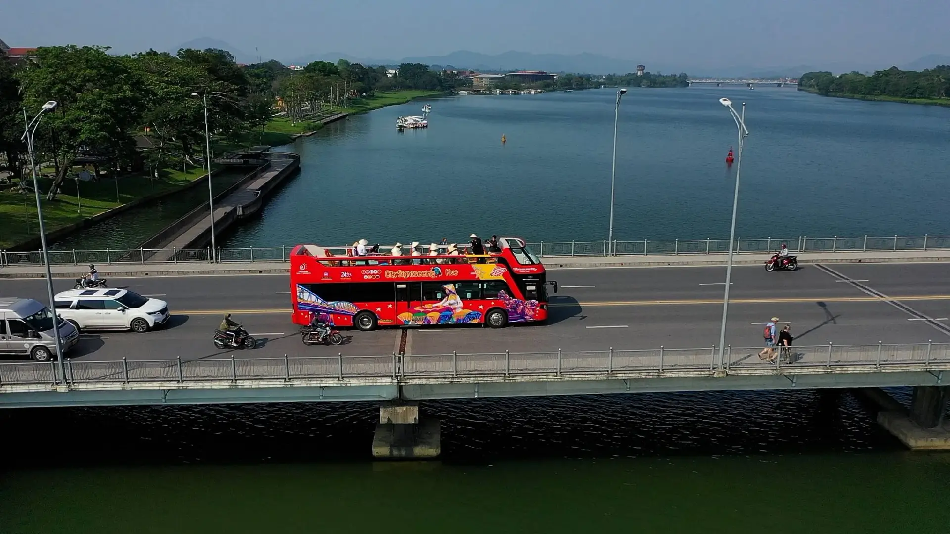Bus 2 tang hue