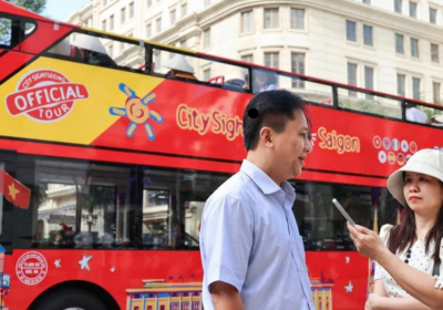 Xe Bus Điện 2 Tầng TPHCM Ra Mắt: Giá Vé, Lộ Trình & Trải Nghiệm